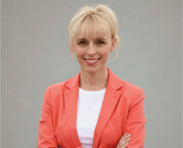 Nancy Dillman headshot